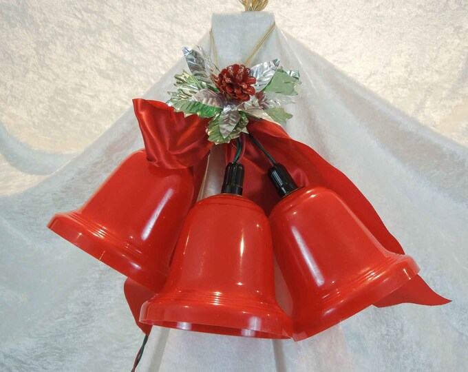 Vintage Twinkling Lighted Bell Cluster. 3 Plastic Bells With Foil Leaf