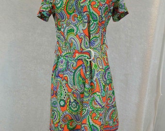 Vintage Paisley Dress. Short Sleeve. Banded Collar. Belted.