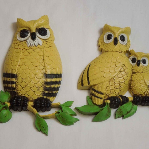 Vintage Owl Wall Plaques. Set of 2. Family. (1) Large Papa. and (1) Mama and Baby. HOMCO 1976. Made in USA.