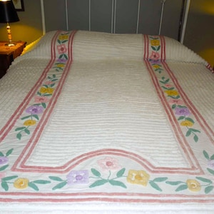 Vintage Chenille Bedspread. Floral. 72 1/2" x 99".