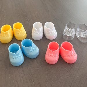 Small 1-7/8" Plastic Baby Bootie Shoe (Pack of 6) for Baby Shower Party Favor, Gift box embellishment Choose Color immagine 3