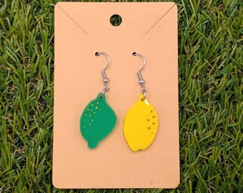 Zitrone Limette Frucht Laser geschnittene Acrylohrringe mit Edelstahlhaken, bunte Fruchtohrringe, Sprite-Liebhaber-Geschenk, lustiger Sommerschmuck