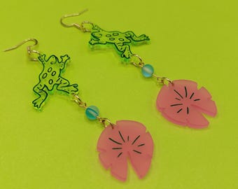 Frosch springen Seerosenblatt Acryl baumeln Tropfen Ohrringe mit Glasperle, bunte Tier Statement Ohrringe, Frosch Schmuck, Frosch Liebhaber Geschenk