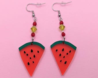 Wassermelonen Scheibe Ohrringe mit Grün und Rot Glasperlen, Sommer Ohrringe, Wassermelonenscheibe Ohrringe, Spaß Sommer Schmuck, Geschenk Freundin