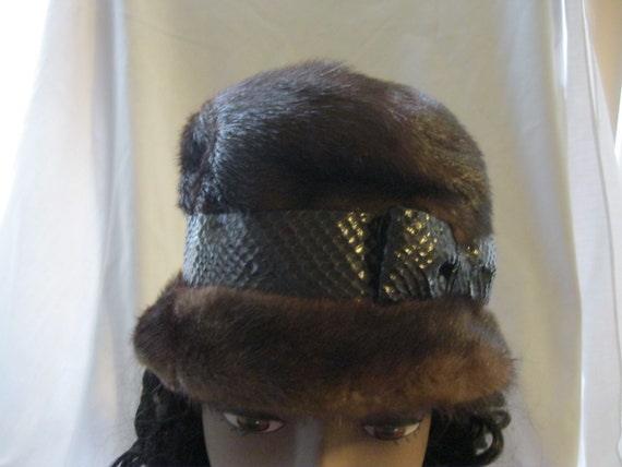 Vintage 1960's Women's Mink and Snake Bucket Styl… - image 1