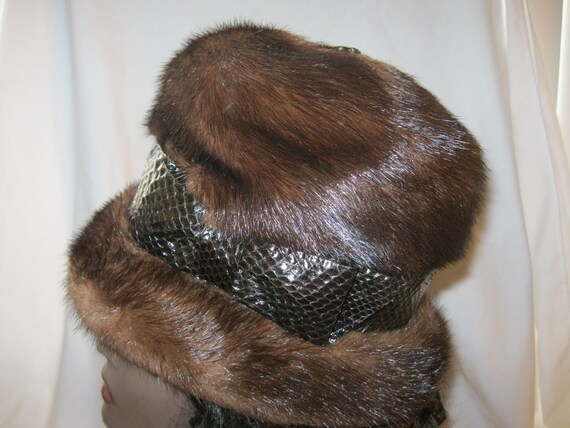 Vintage 1960's Women's Mink and Snake Bucket Styl… - image 3