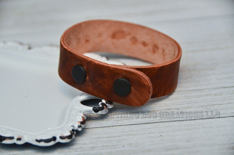 Adjustable leather bracelet set of 2