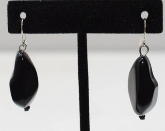 Boucles d'oreilles pendantes en plastique noir