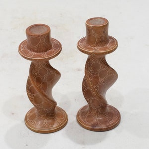 Afrikanischer geschnitzter Speckstein-Kerzenhalter-Set-Abstraktes Design Kenia