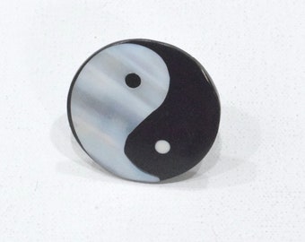 Ring Black Horn Ying Yang Mother of Pearl Ring Indonesia