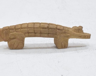 Papua New Guinea Carved Wood Crocodile Handle