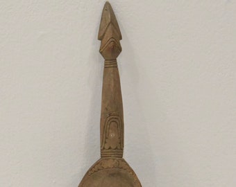 Papua New Guinea Spoon Murik Lakes Animal Carved Top