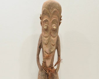 Papua New Guinea  Wood Statue Middle Sepik River