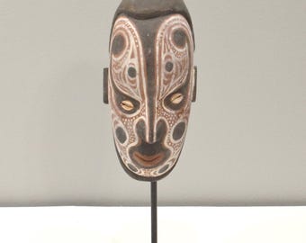 Papua New Guinea Korogo Head Statue East Sepik