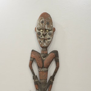 Statue Papua New Guinea Hook