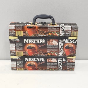 Maletín africano de latas recicladas Senegal