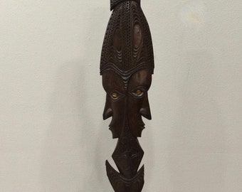 Papua New Guinea Carved Wood Chambri Hook Figure