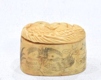 Chinese Etched Kissing Duck Container