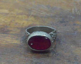 Middle Eastern Silver Red Stone Kuchi Ring Size 7.5