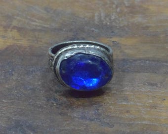 Middle Eastern Silver Blue Glass Kuchi Ring Size 6.5