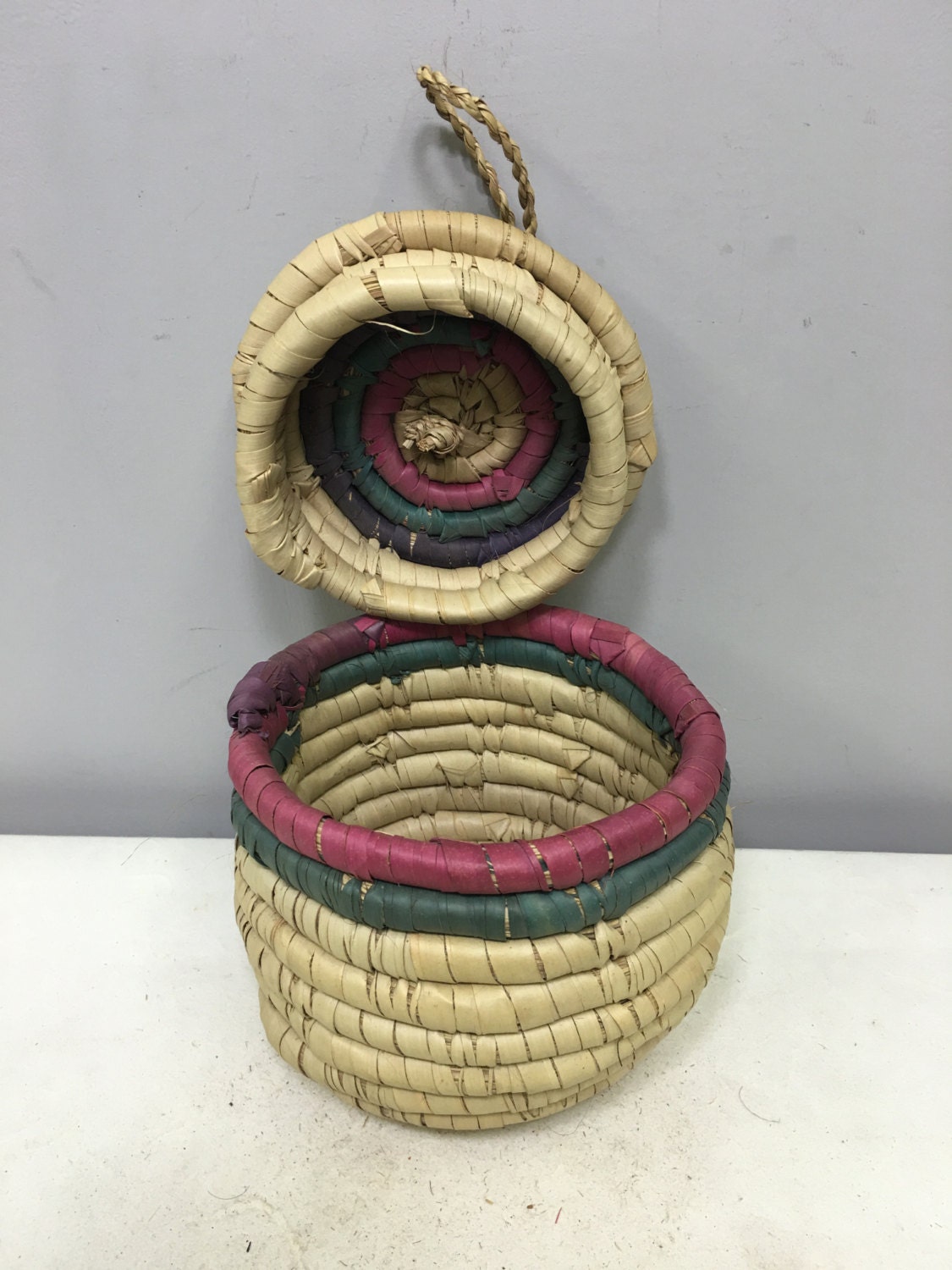 Basket African Kenya Round Container Lid Woven River Weeds Handmade