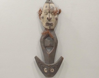 Statue Papua New Guinea Hook
