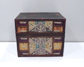 Basket Indonesian  Palm Leaf Shell Design Box