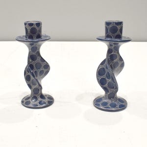 Afrikanischer geschnitzter Speckstein-Kerzenhalter-Set-Abstraktes Design Kenia