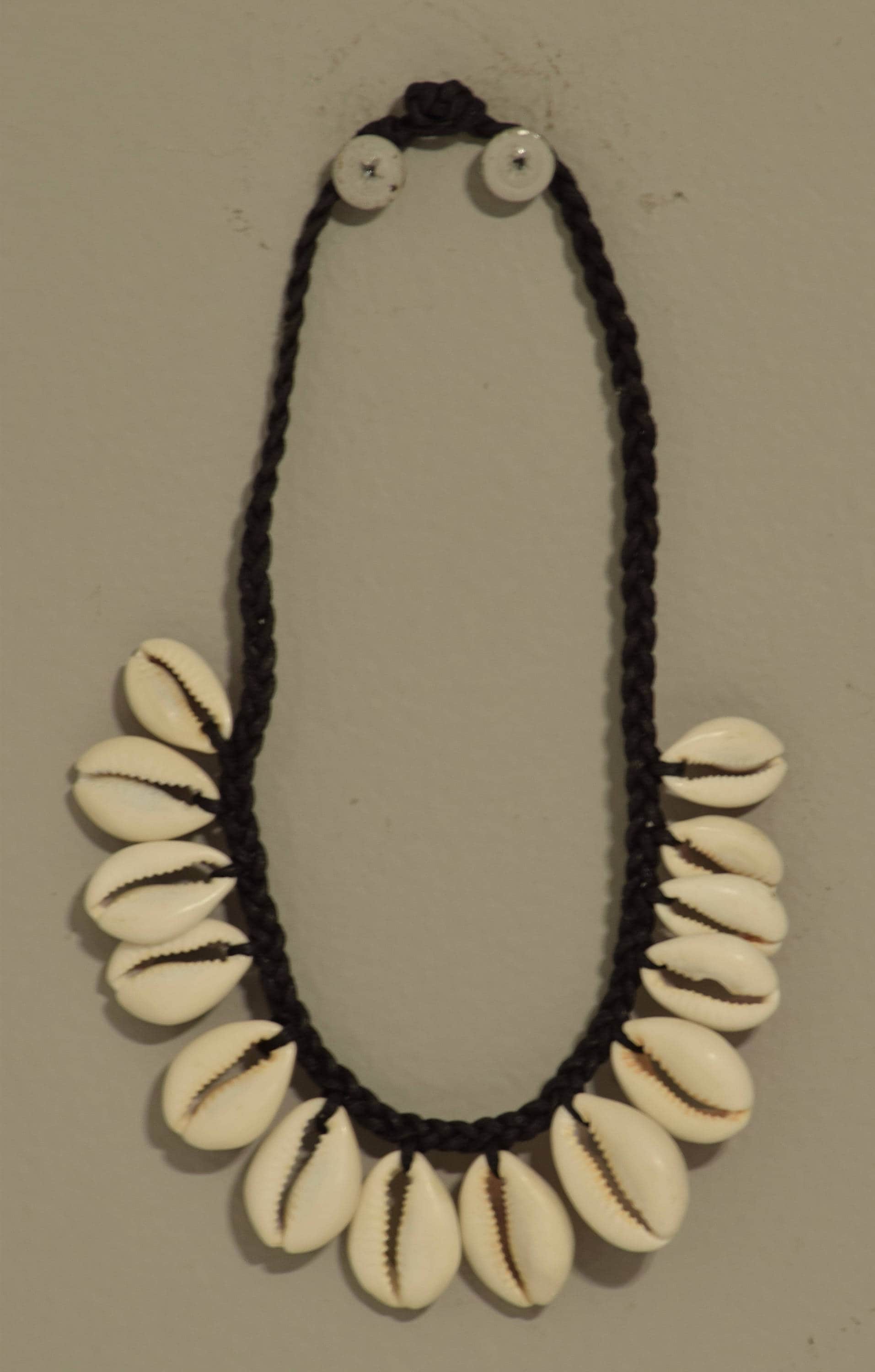 Cowrie shell sale necklace choker