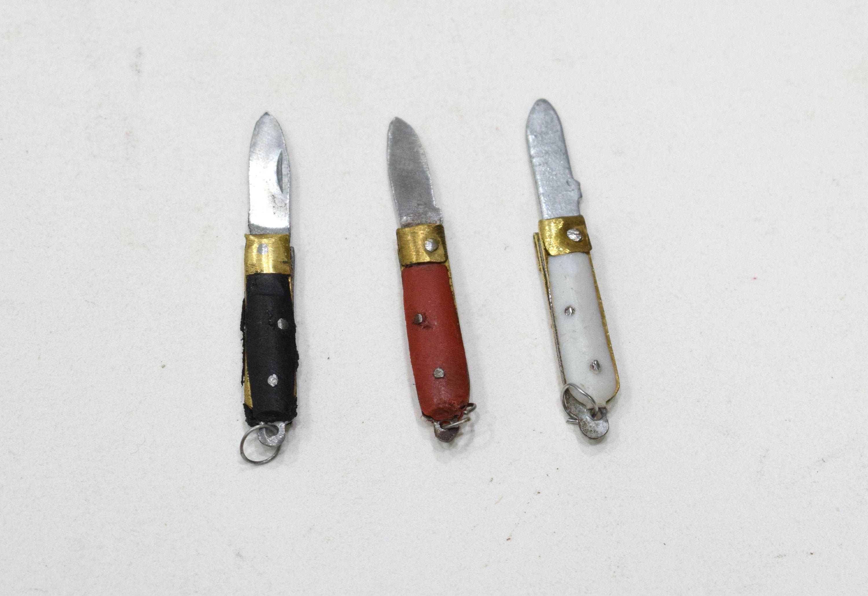 2 mini Knives Case Keychain