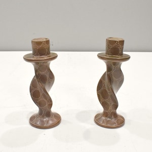 Afrikanischer geschnitzter Speckstein-Kerzenhalter-Set-Abstraktes Design Kenia