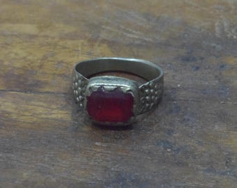 Middle Eastern Silver Red Glass Kuchi Ring Size 9.5
