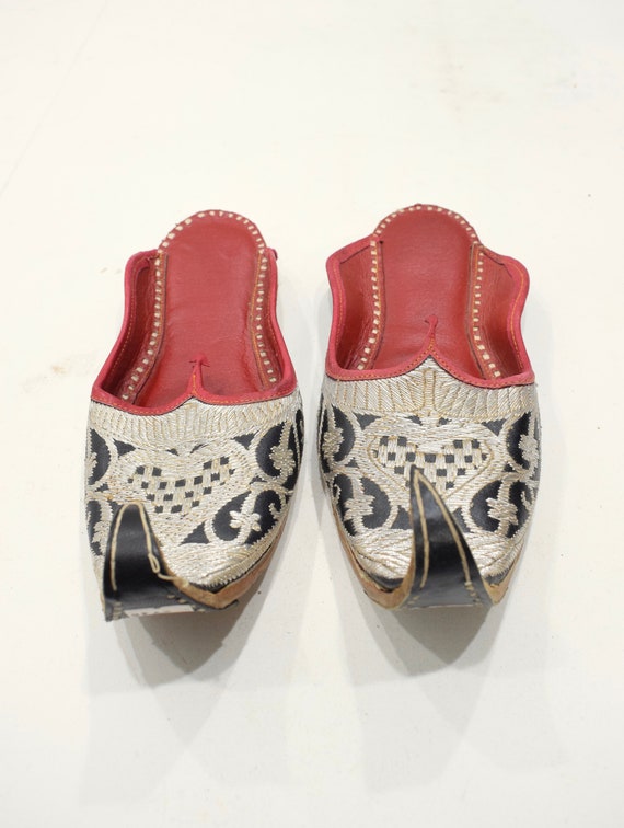 India Silver Embroidered Leather Wedding Shoes #8 - image 2