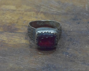Middle Eastern Silver Red Glass Kuchi Ring Size 8.5