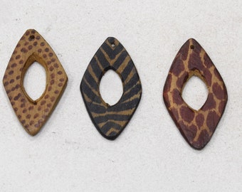 Beads Triangle Wood Animal Print Pendants 2.5"