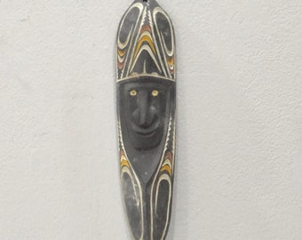 Papua New Guinea Carved Wood Mask Chambri Lakes