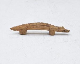 Papua New Guinea Carved Wood Crocodile Handle
