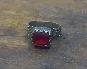 Middle Eastern Silver Red Glass Kuchi Ring Size 7.5