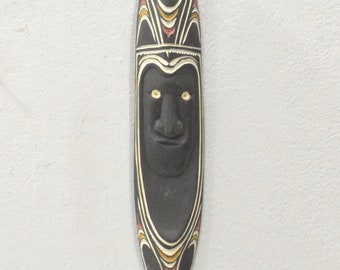 Papua New Guinea Carved Wood Mask Chambri Lakes