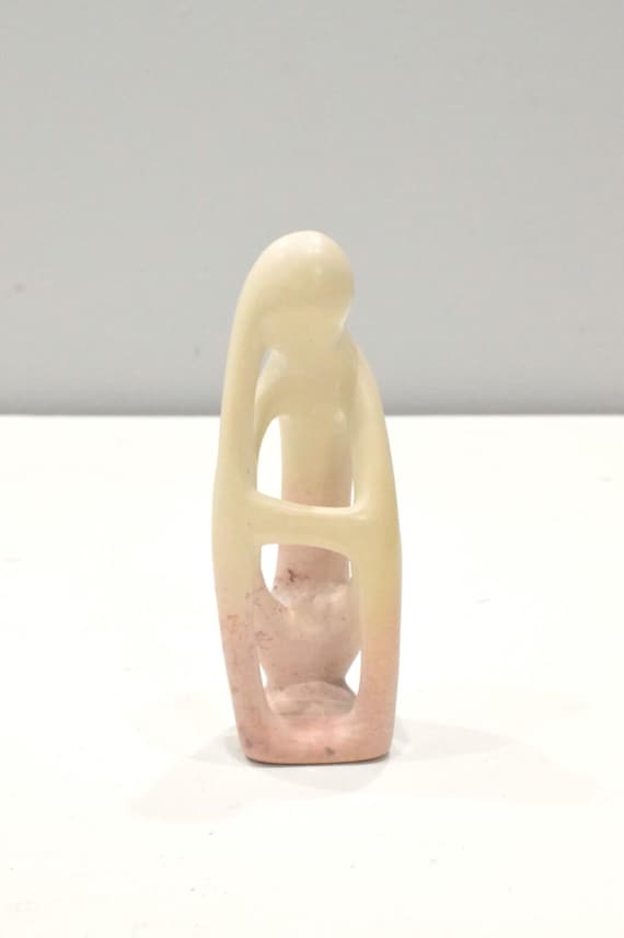 アフリカのソープストーン彫刻の考える人彫刻（ケニア） - Etsy 日本