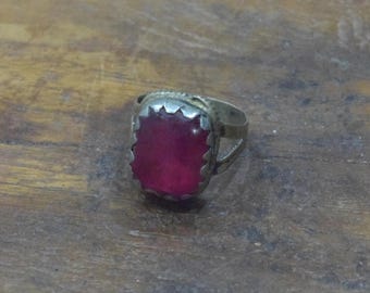 Middle Eastern Silver Red Glass Kuchi Ring Size 5