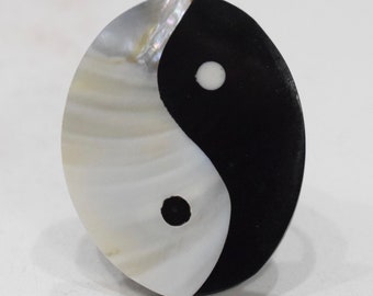 Ring Black Horn Ying Yang Mother of Pearl Ring Indonesia