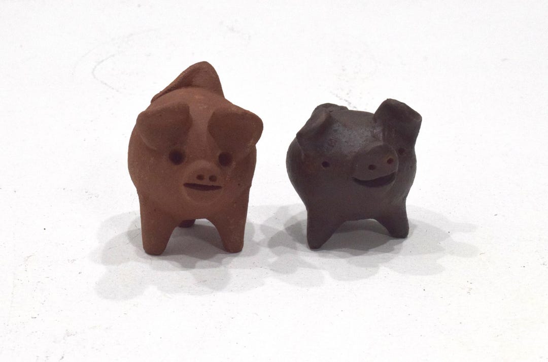 チリの三本足の幸運の豚 - Etsy 日本
