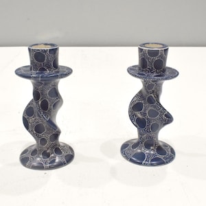 Afrikanischer geschnitzter Speckstein-Kerzenhalter-Set-Abstraktes Design Kenia