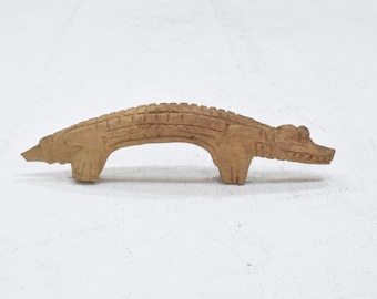 Papua New Guinea Carved Wood Crocodile Handle