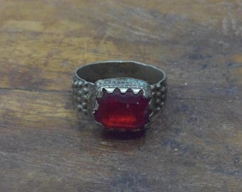 Middle Eastern Silver Red Glass Kuchi Ring Size 8