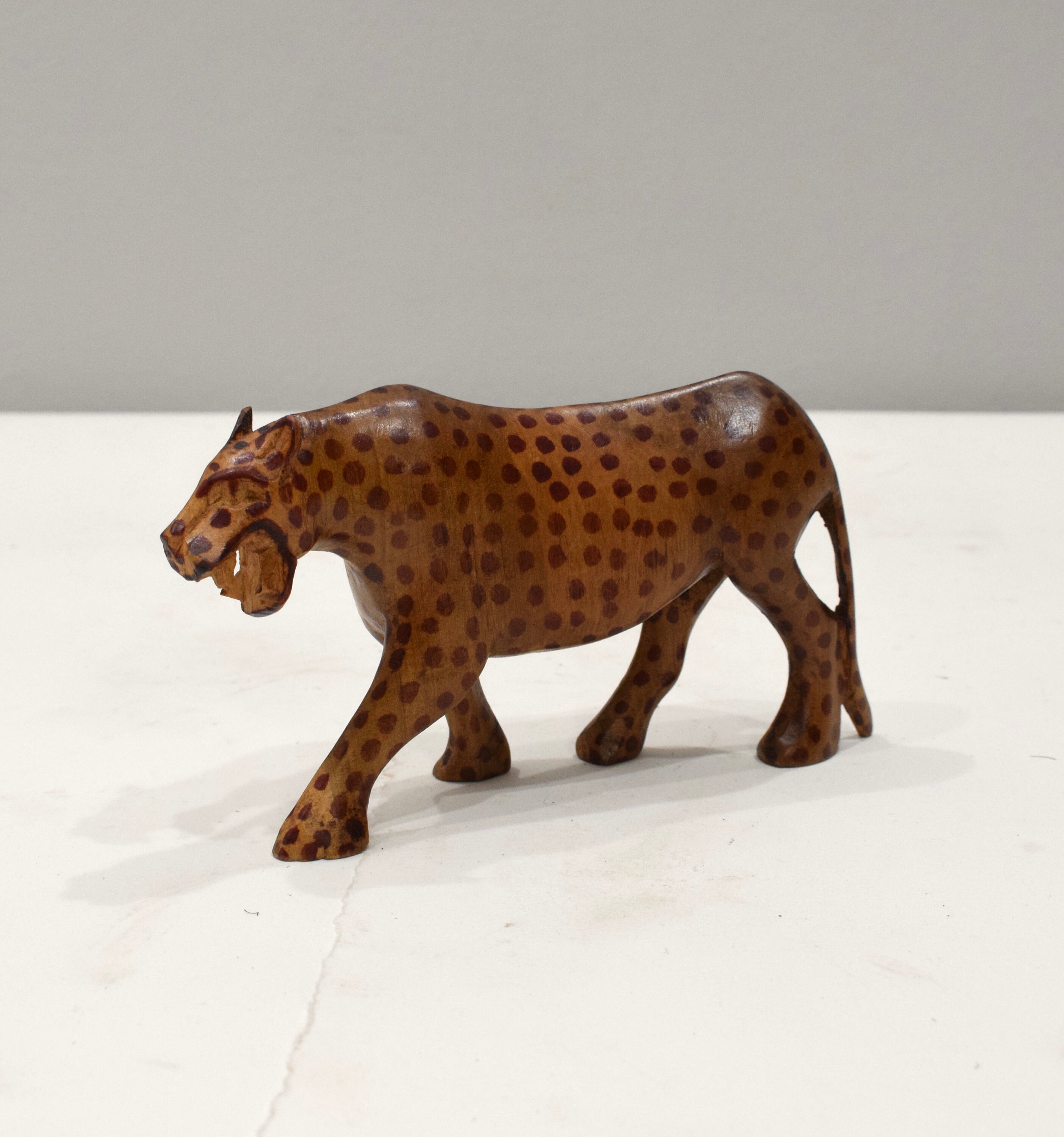 Leopard Statue 