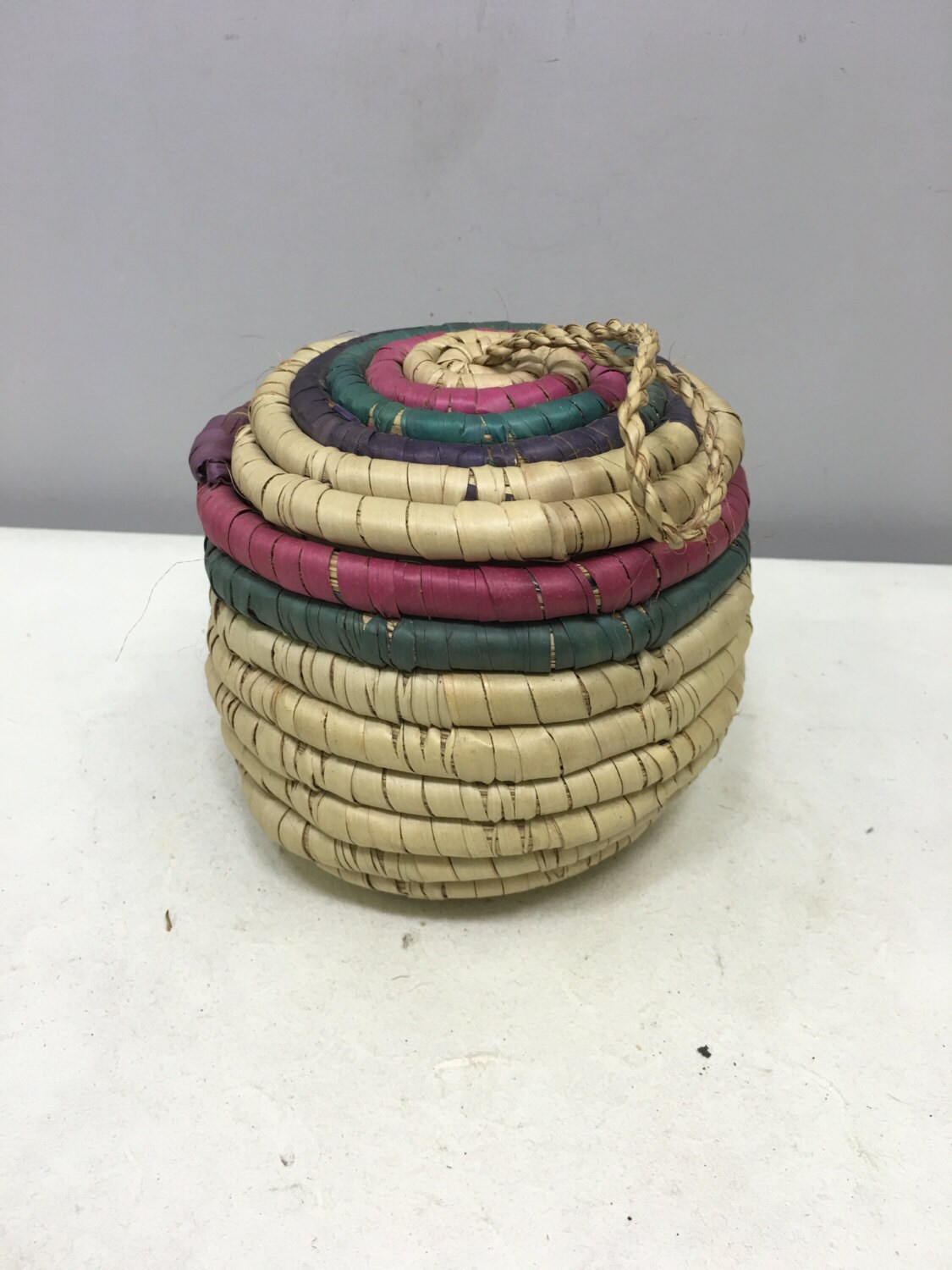 Basket African Kenya Round Container Lid Woven River Weeds Handmade