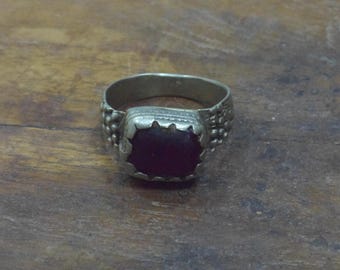 Middle Eastern Silver Red Glass Kuchi Ring Size 10