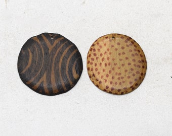 Beads Round Wood Animal Print Pendants 2"